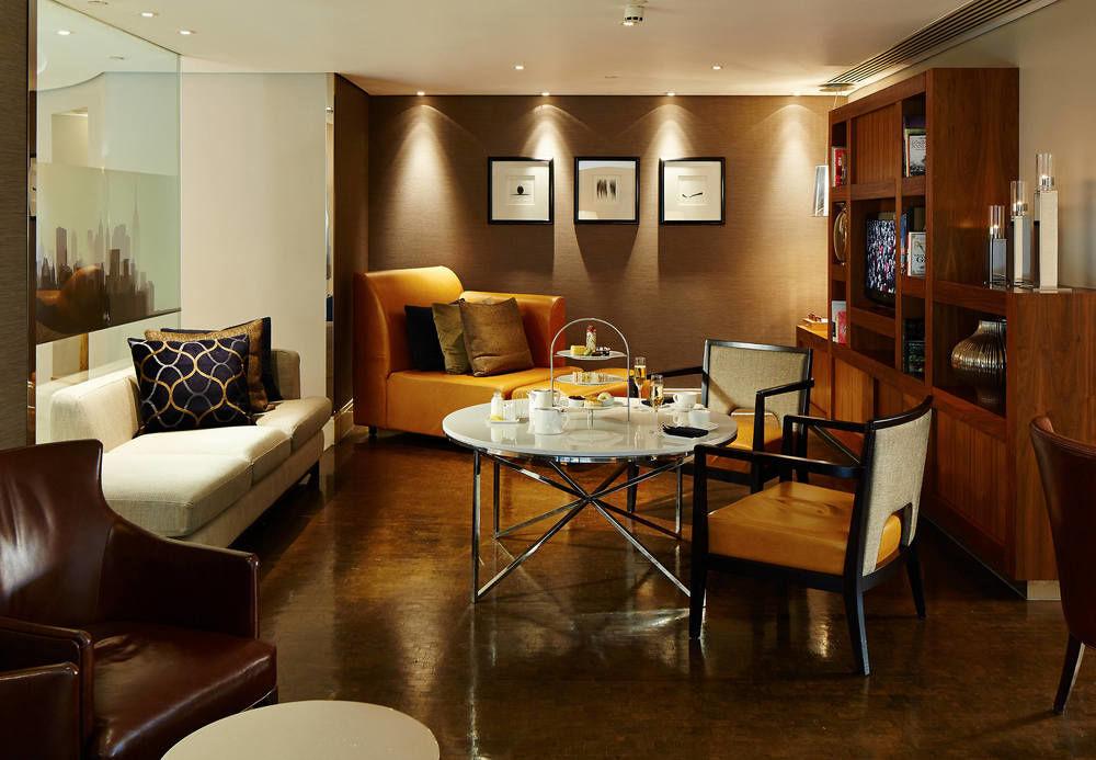 London Marriott Hotel Canary Wharf Экстерьер фото The Club at London Heathrow Airport