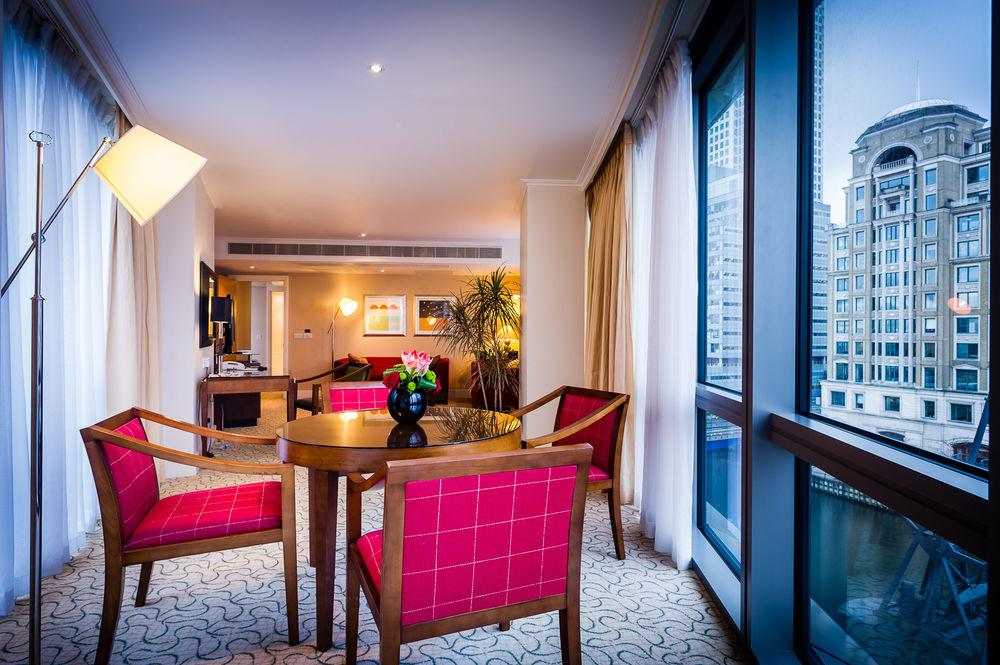 London Marriott Hotel Canary Wharf Экстерьер фото A suite at the hotel