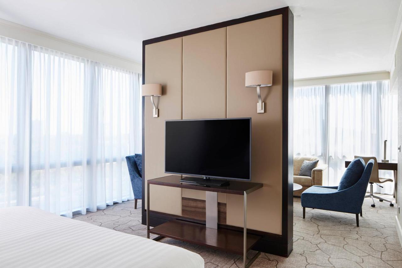 London Marriott Hotel Canary Wharf Экстерьер фото A room at the hotel