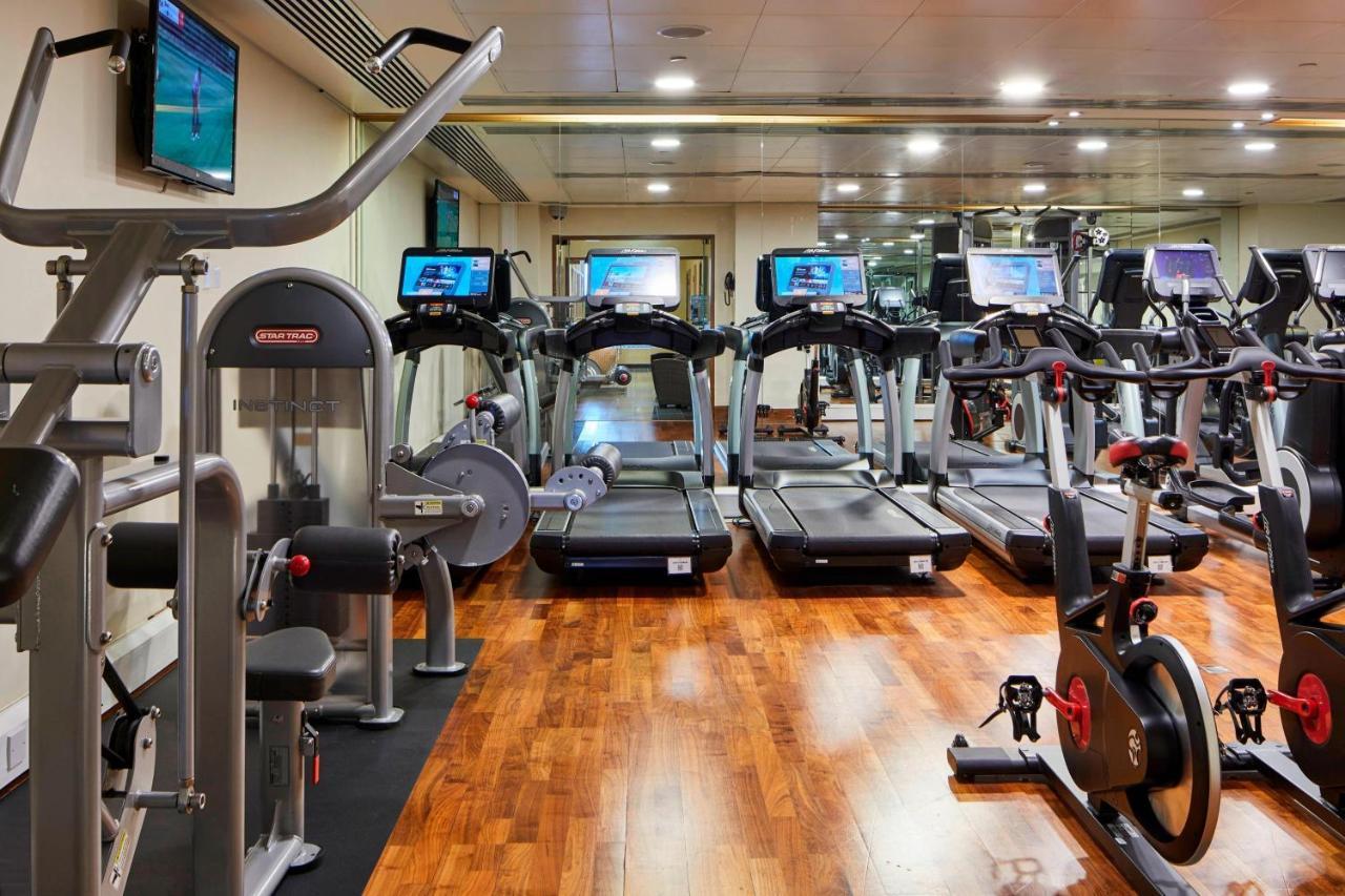 London Marriott Hotel Canary Wharf Экстерьер фото The gym at the hotel