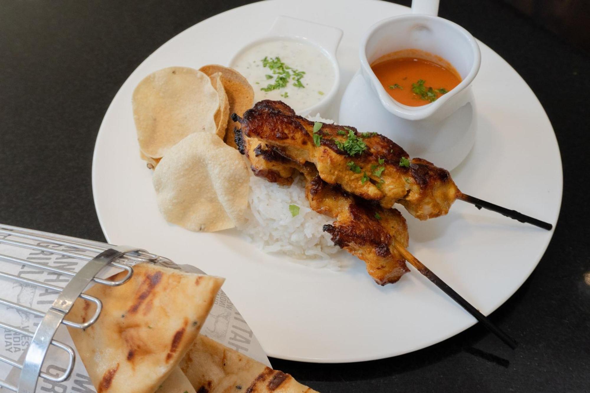 London Marriott Hotel Canary Wharf Экстерьер фото Chicken satay